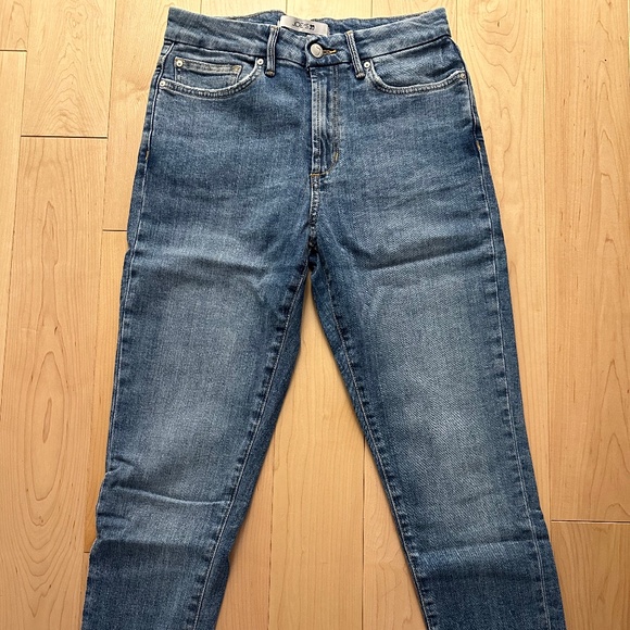 Like-New- Joe's Blue High Rise Skinny Ankle Jeans (26) - Picture 2 of 9